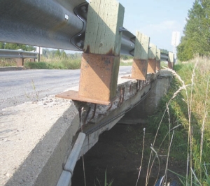 Above: examples of deteriorated bridges from the report.