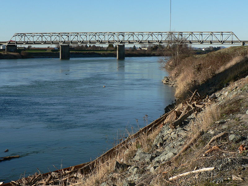 Skagit River Bridge before it collapsed in May. Image author Wsiegmund, from Wikipedia Commons.