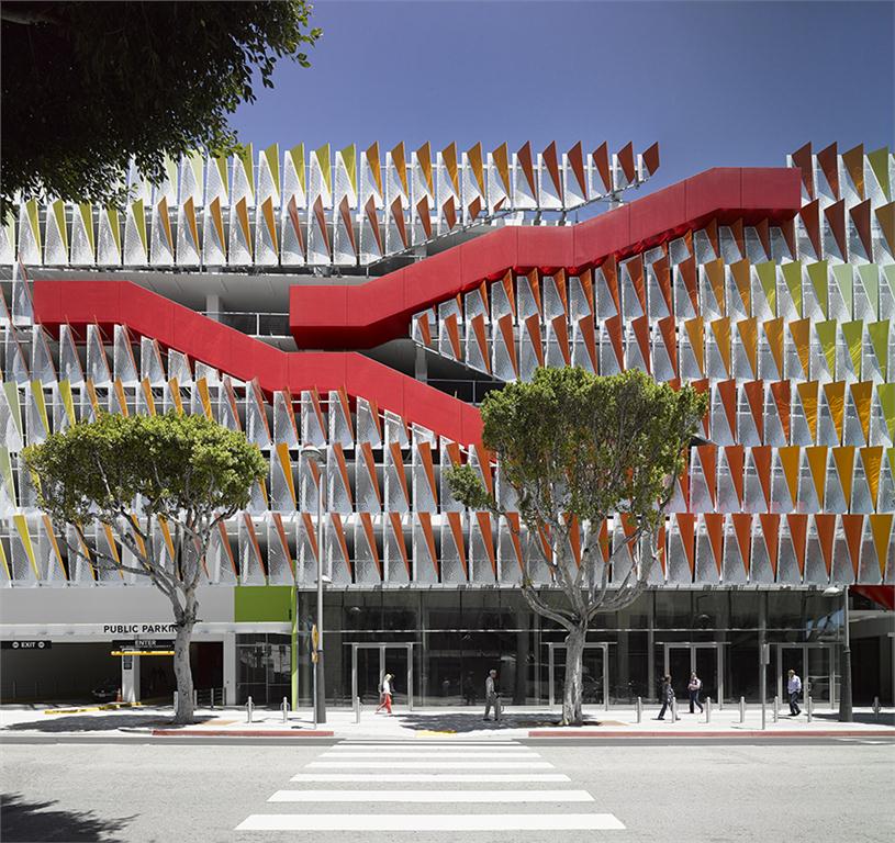 City of Santa Monica Parking Structure #6, designed by Behnisch Architekten. Photo by David Matthiessen.