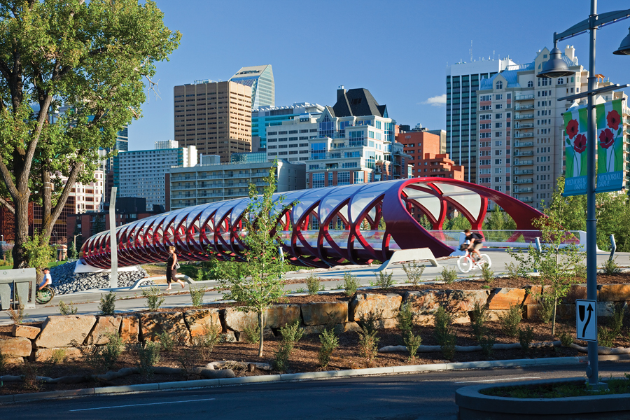 Peace Bridge, Calgary, one of four CISC 2014 award-winning projects. Photo: Roy Ooms/Stantec.