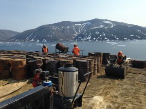 Environmental clean-up in Nunavut for PWGSC, winner of an AFG 2016 Award for Englobe.